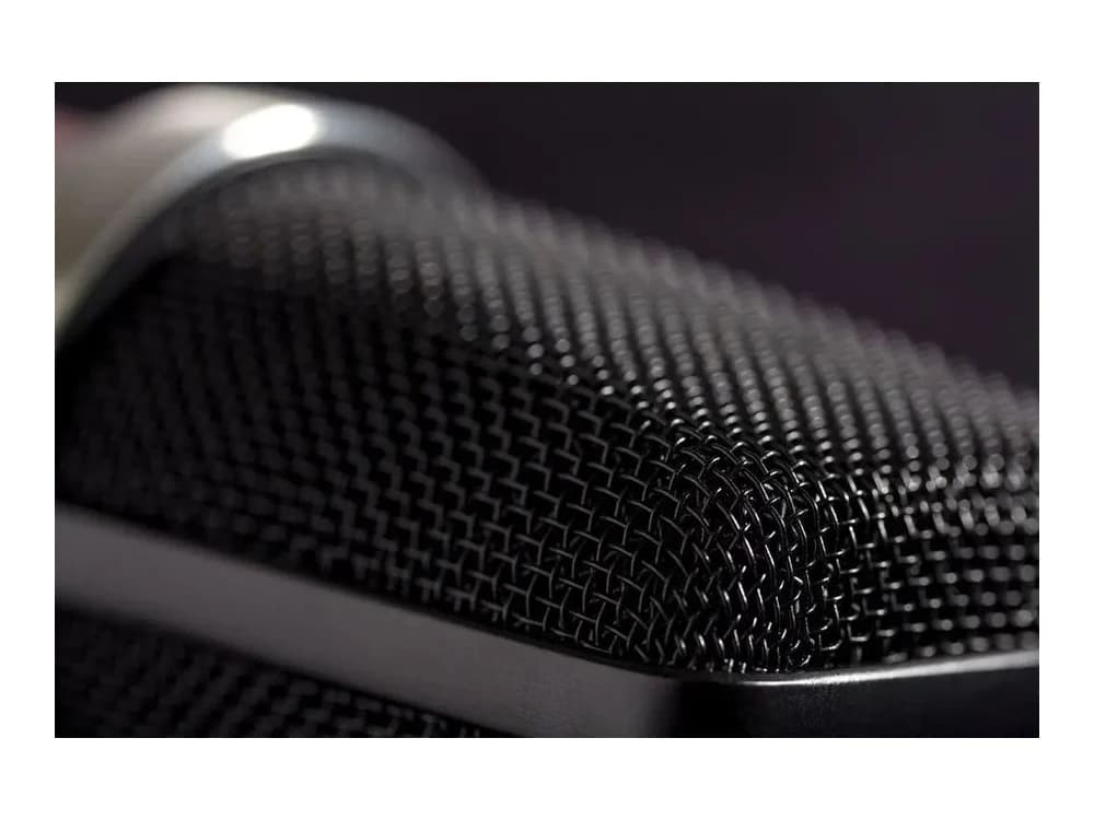 Neumann TLM 102 BK Studio Set Large-Diaphragm Cardioid Condenser Microphone with Shockmount (Black) view 3