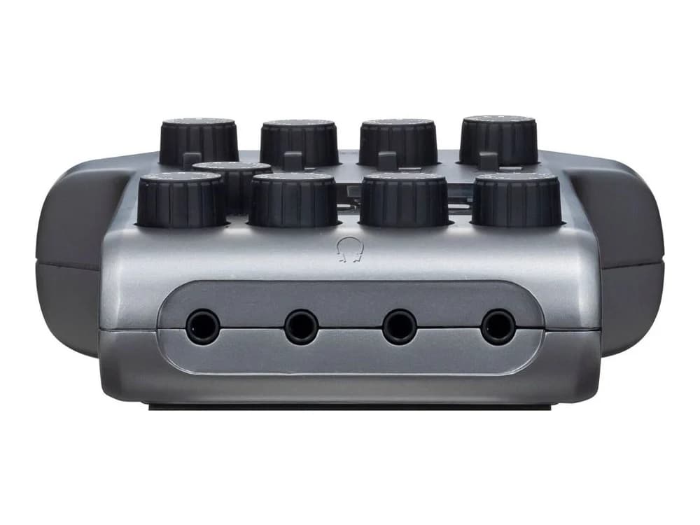 Zoom Podtrak P4 Podcast Recorder view 3